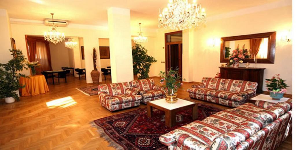 Hotel President
